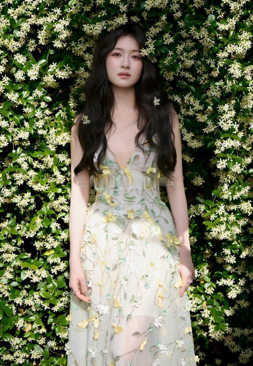 李兰迪花瓣裙李兰迪李兰迪花瓣裙！一沫真挚的情话​​​