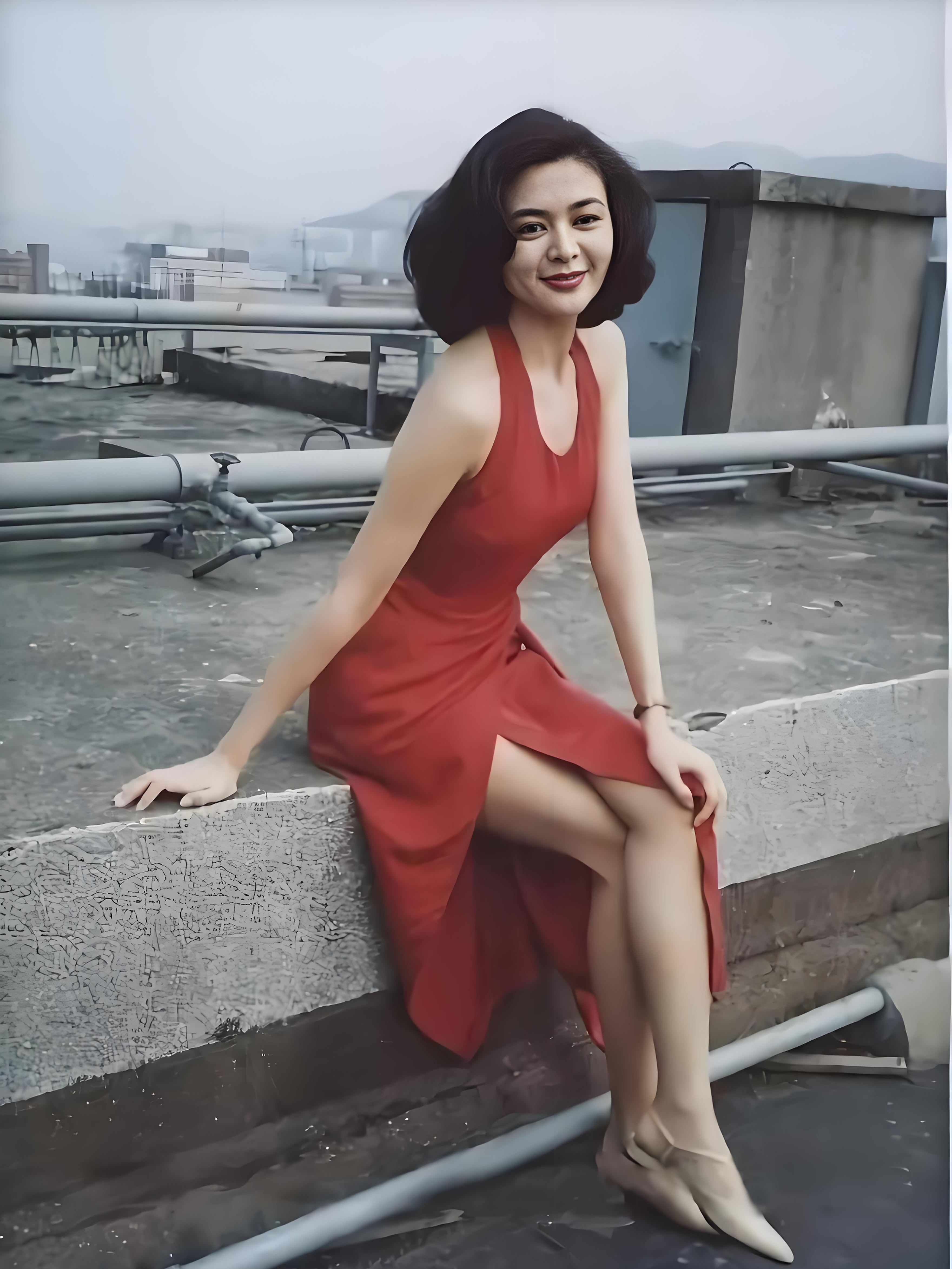 关之琳VS李嘉欣，谁才是香江第一美女呢？关之琳是东方大美女，冷白皮且分外细