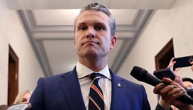 大反转！美军中将当众怒怼国防部长：我们不是你的私人军队！五角大楼内部大清洗引发“
