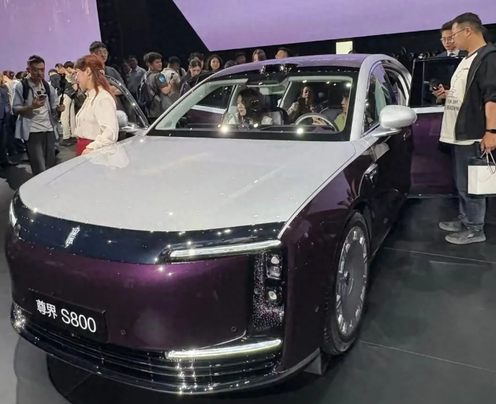 尊界汽车：OTA升级来了！本来他们的华为ID S 4.0，就够好的了，但他们
