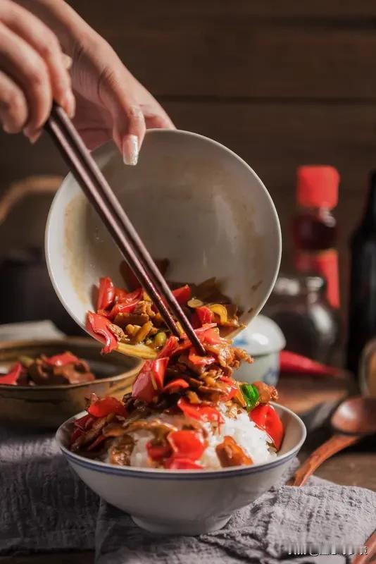 点餐遇到忘放主食的情况吗点餐忘放主食这事儿，我可太有发言权了！有次点外卖，满心