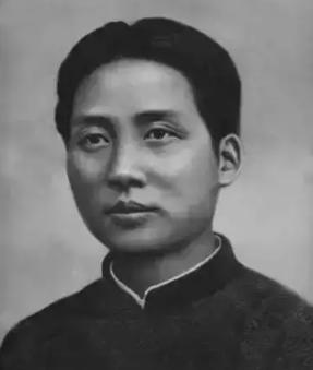 他本可以富贵一生，却选择救整个中国。很多人不知道，毛主席本来可以一辈子过得安安稳