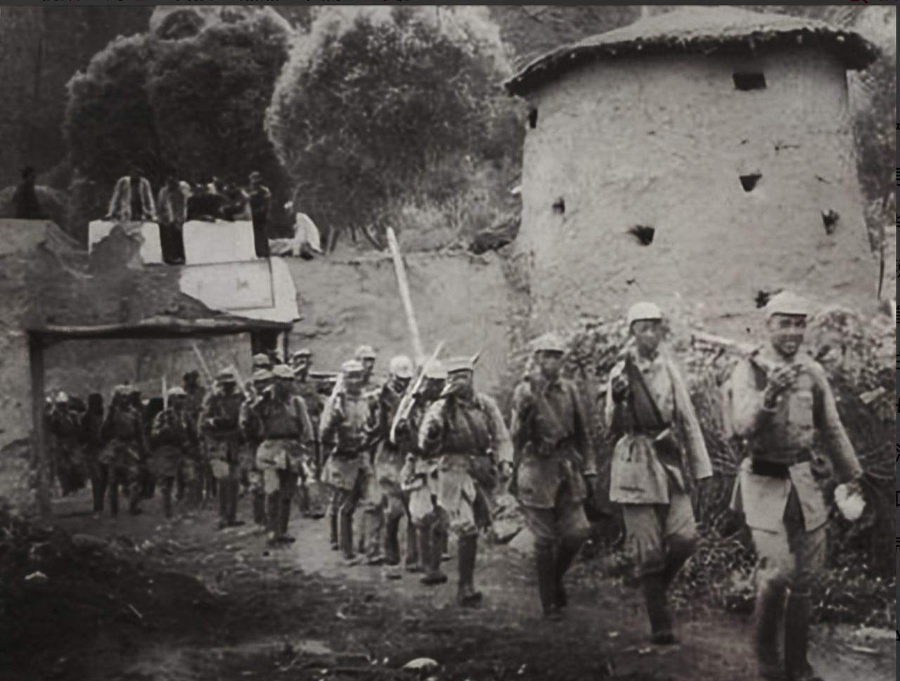 1941年，5万日军围死沂蒙山，罗荣桓刚带部队突围成功，竟下令主动暴露行踪！部下