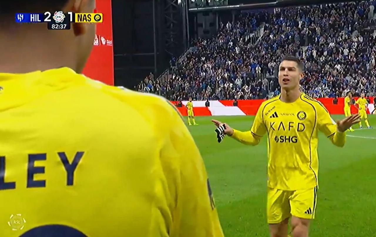 C罗的职业生涯1000球应该是他唯一的念想了吧！不是他这么觉得，而是现在他只有这