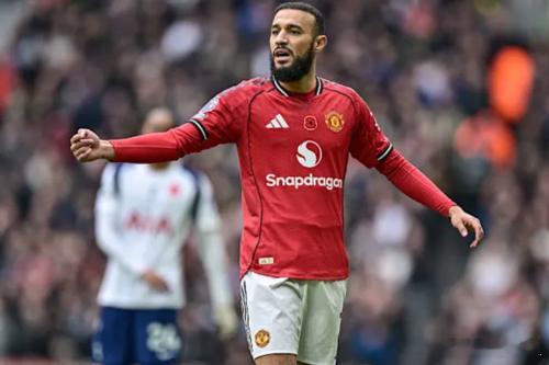 马兹拉维：德利赫特的存在让我轻松融入曼联，他在进入巅峰期马兹拉维接受曼联官方采访