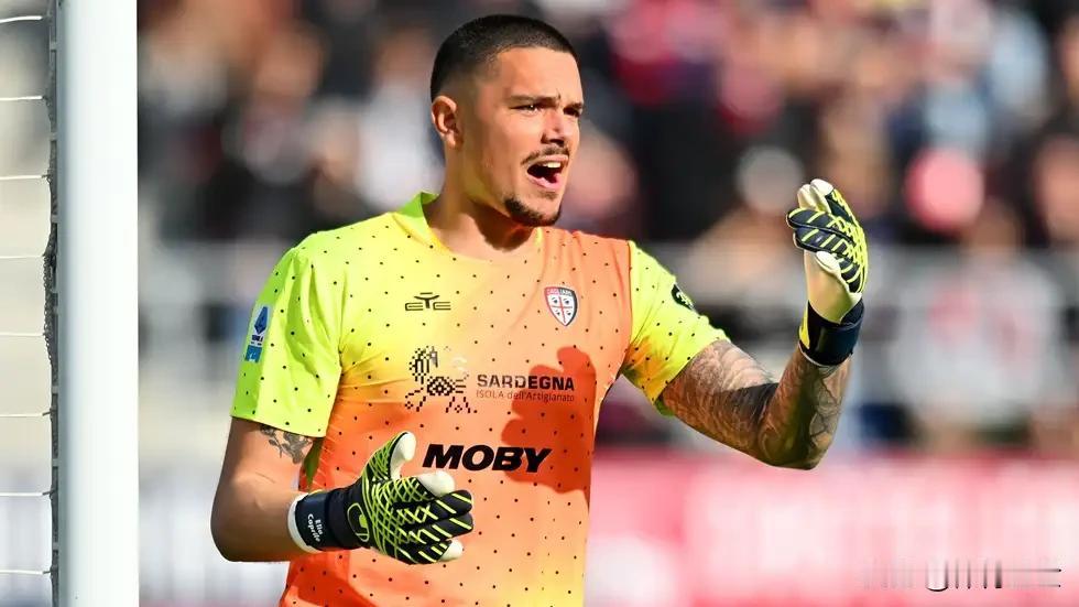 米兰双雄这是又默契上了，都盯上了卡利亚里门将卡普里莱，这次标价2500万欧。AC