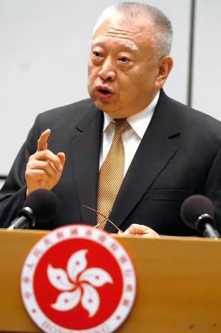 如果当年董特首的数码港计划能成功实施，而不是最终演变为备受争议的地产配套项目，或