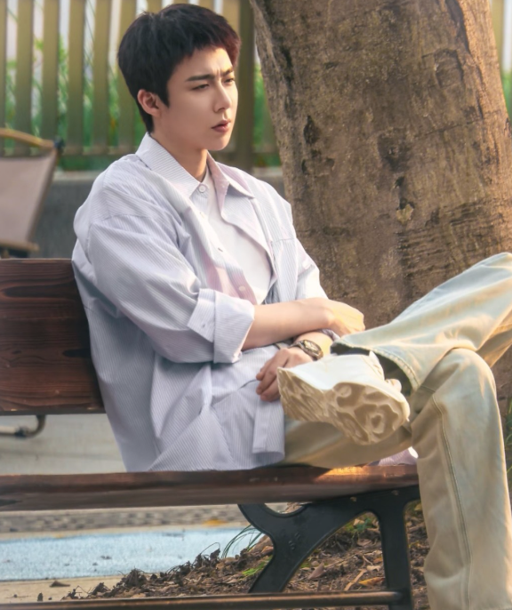 刘宇宁却把体面刻进骨子里坦坦荡荡，有担当、有分寸、有底线不消费过去，不伤害前