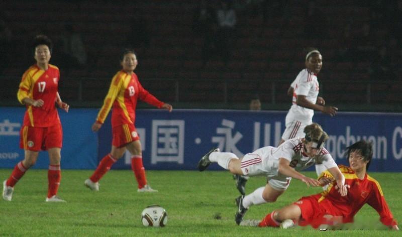 中国女足有机会冲击2026亚洲杯冠军，但挑战不小。从实力上看，女足阵容升级明显