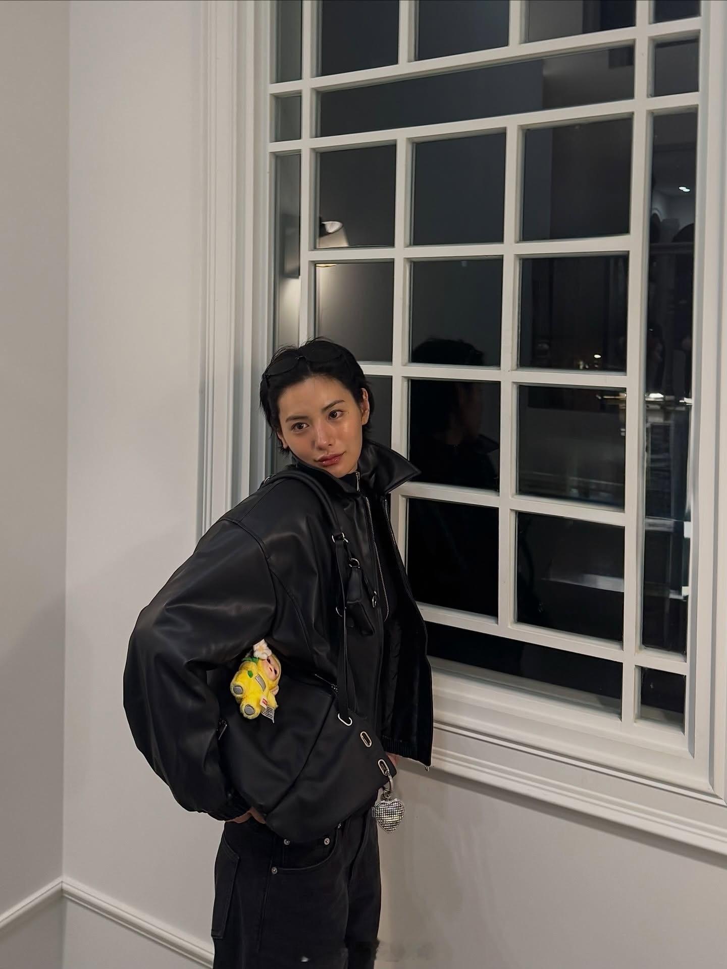 林珍娜酷酷穿搭