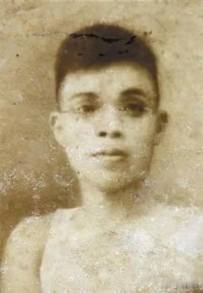 1935年，红军军团长刘畴西被俘后，连口热水都没喝到。审问他的俞济时，还是他的黄