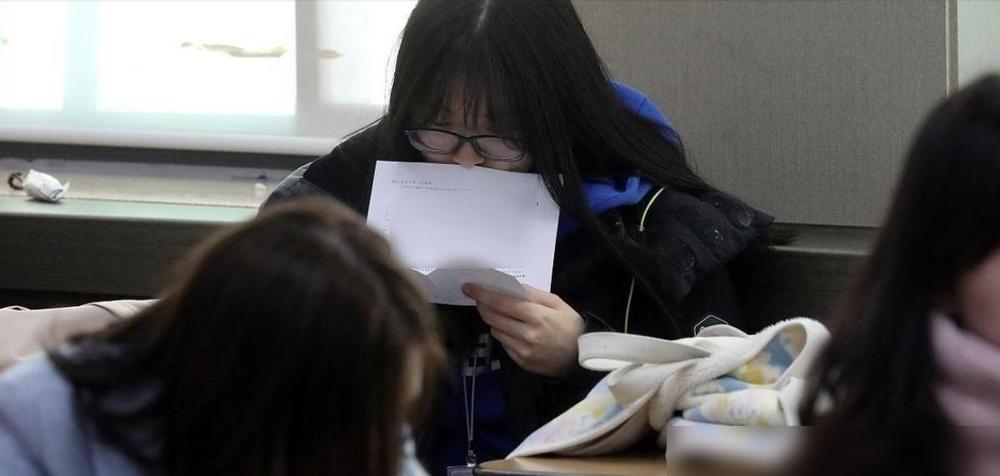 同事女儿高考636分，填报武汉大学，选了服从调剂。我当年填志愿也踩过一模一样