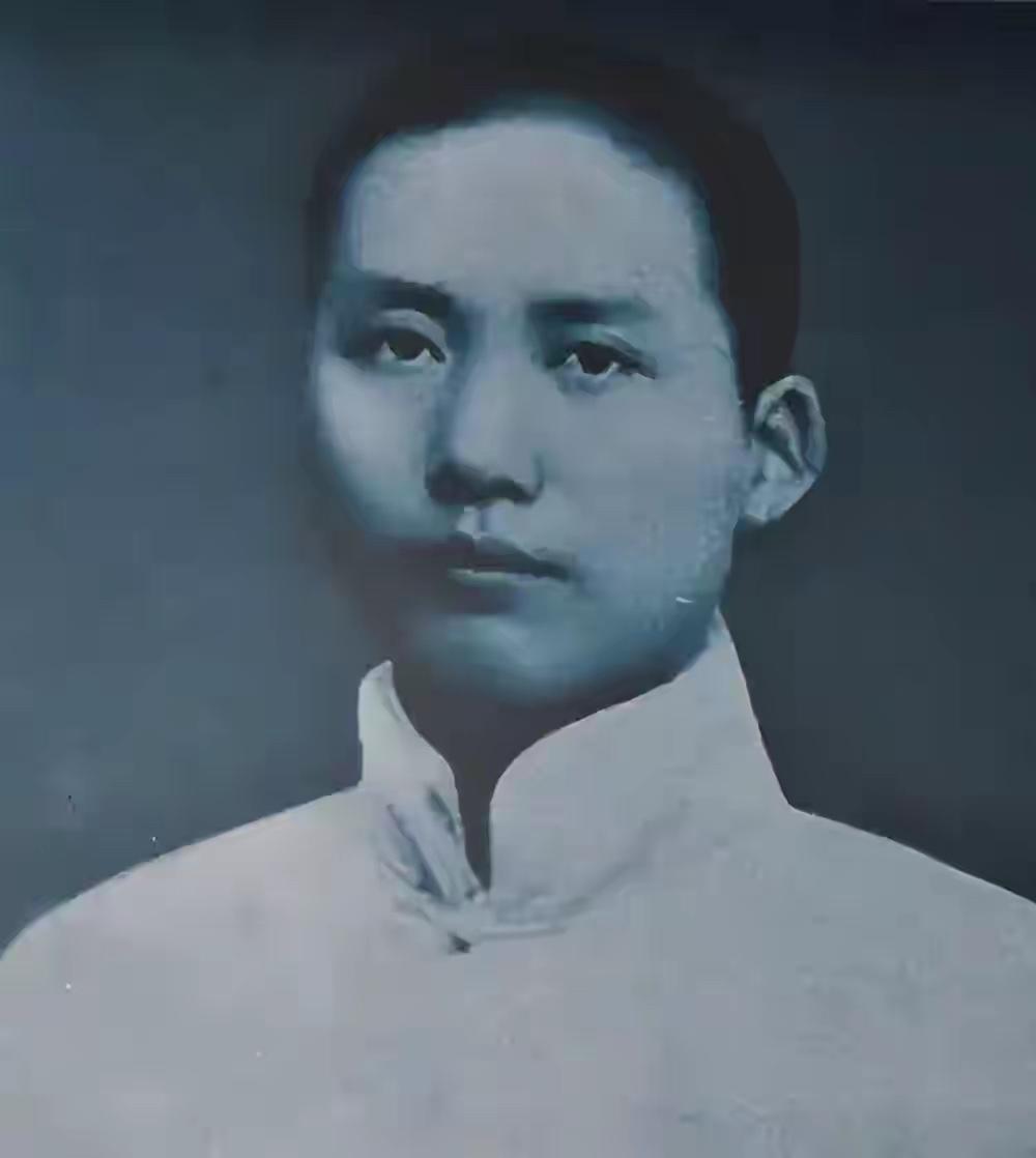 1957年，广东省委的一份处分决定送到中央。毛主席翻开材料，看完，当场大怒。他拿