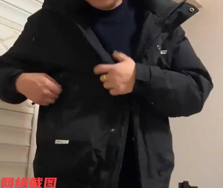 河南有男子和朋友出去聚会喝酒。只不过这次聚餐时间有点过长，回家时已是晚上，自