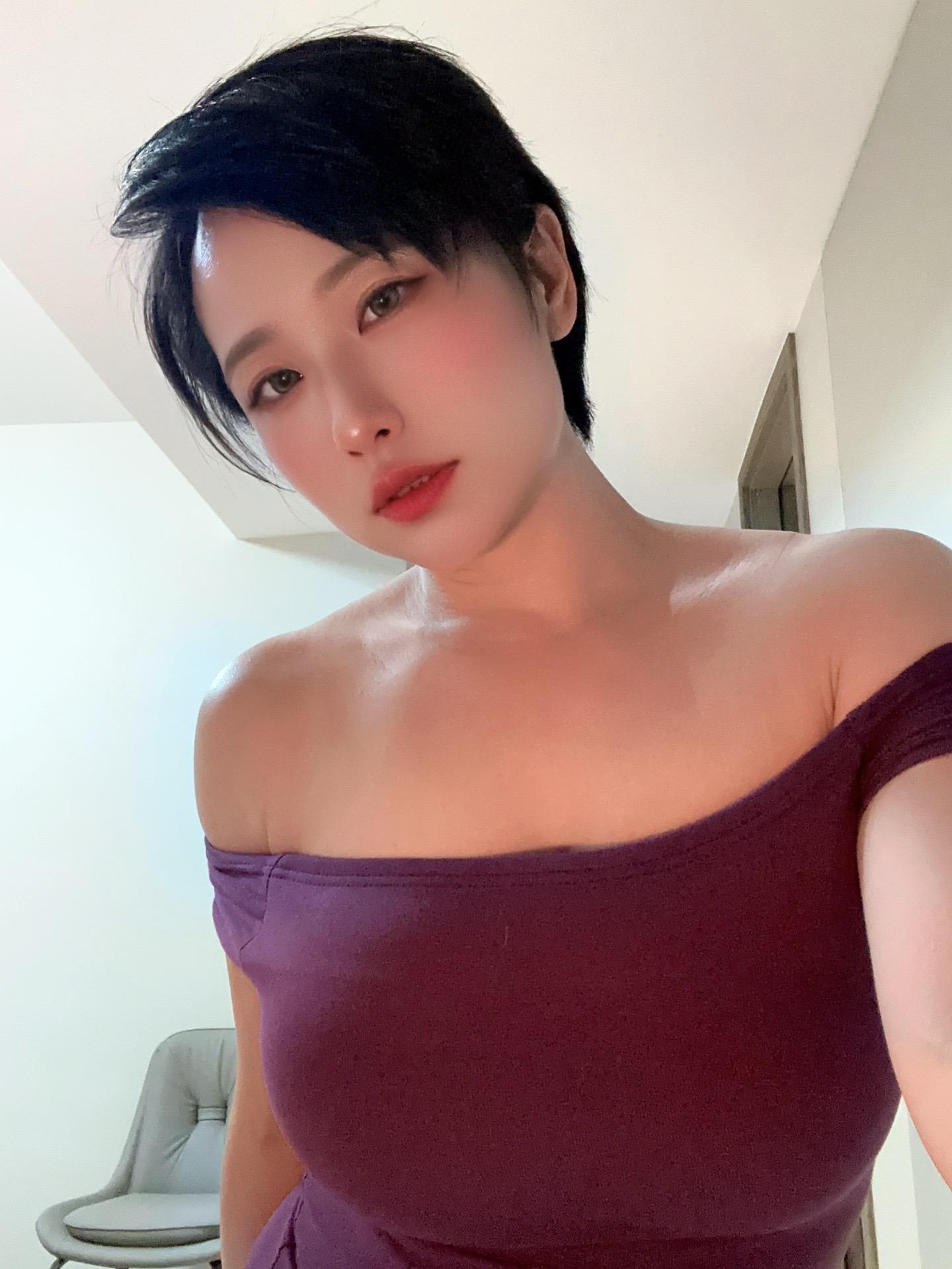 短发 微胖 紫色