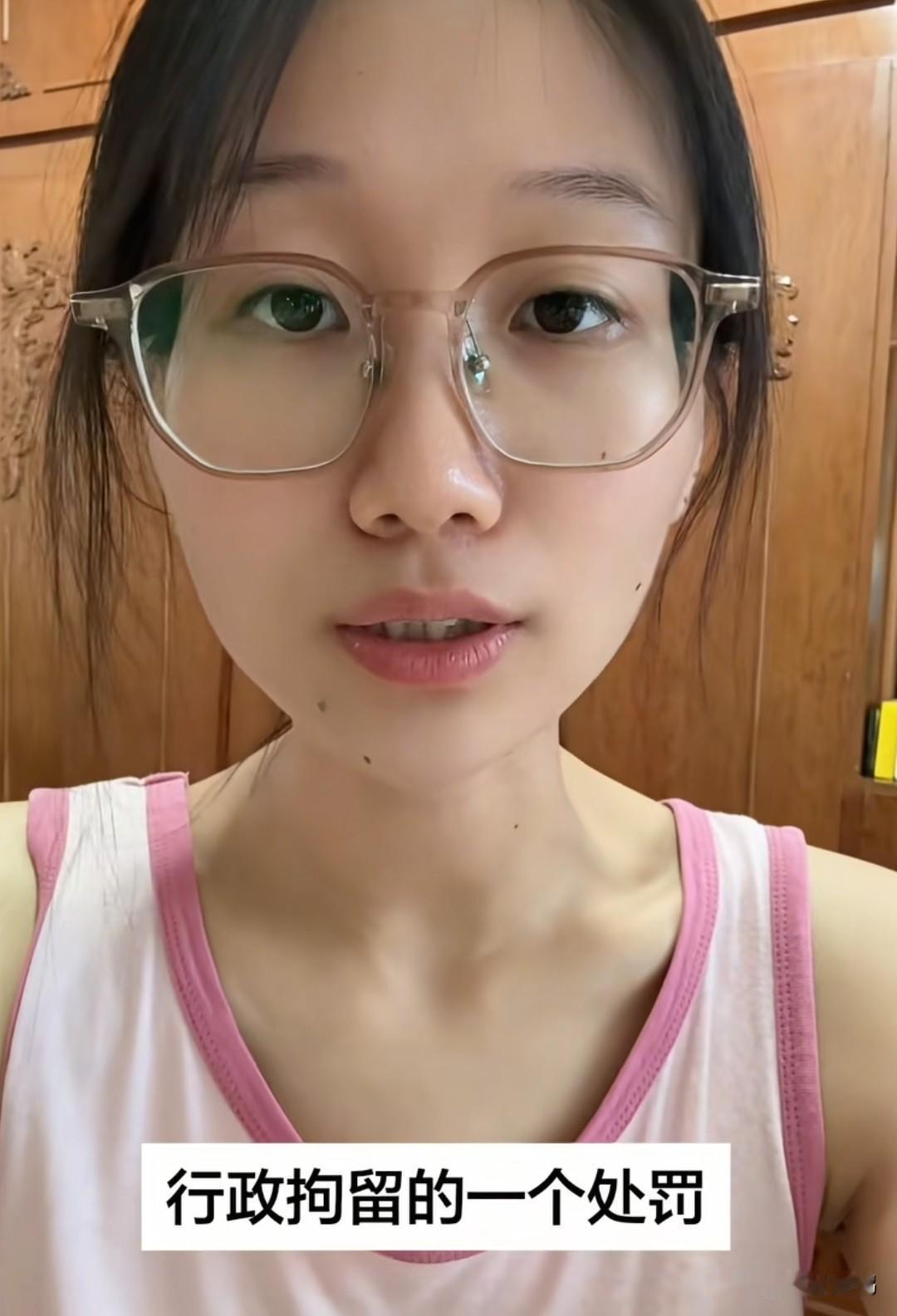 慕田峪长城插队后续！导游已被拘留，女子透更多，文旅局将约谈处罚。7月8日，当