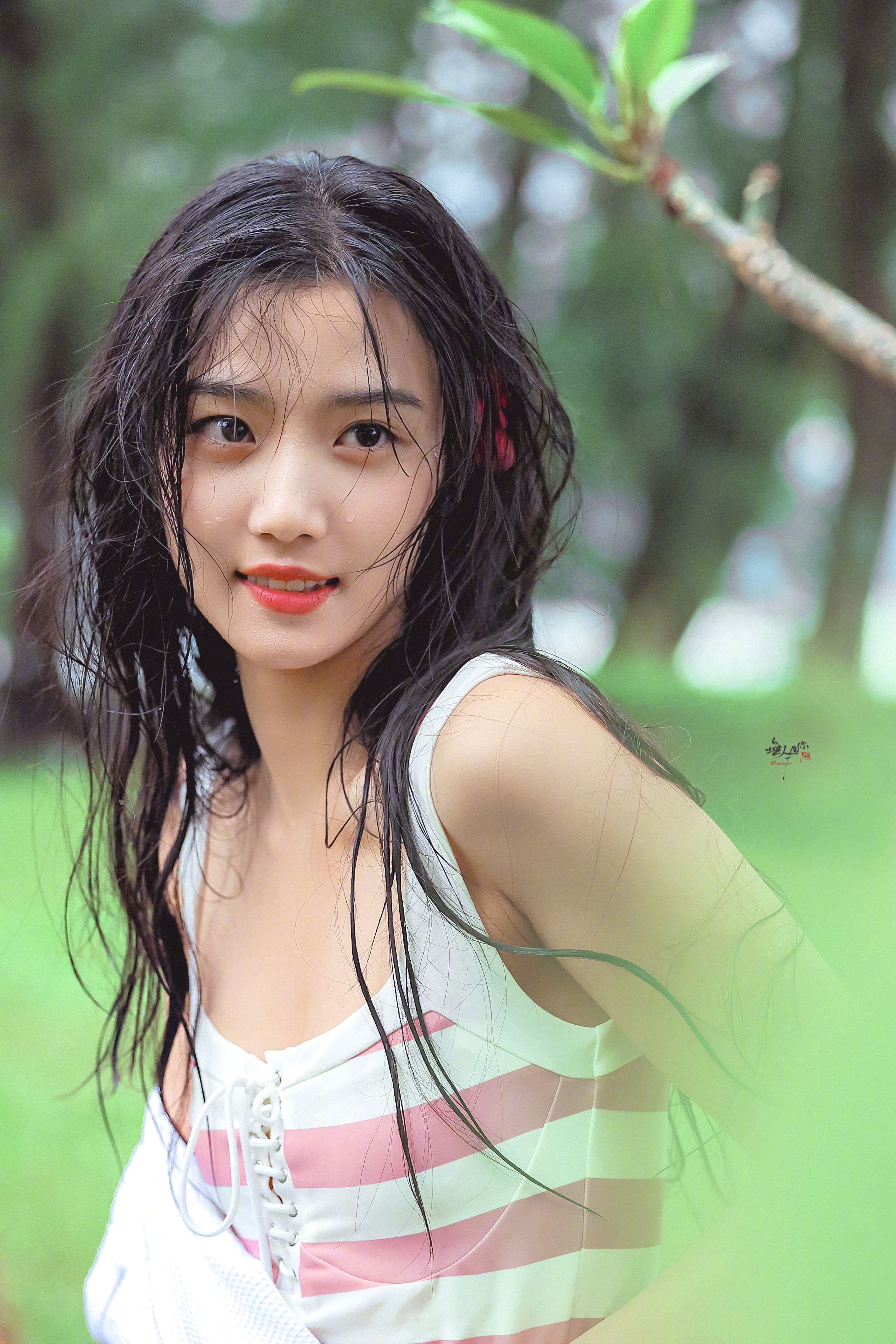 卢昱晓丨纯欲女神美得没边了…​​​