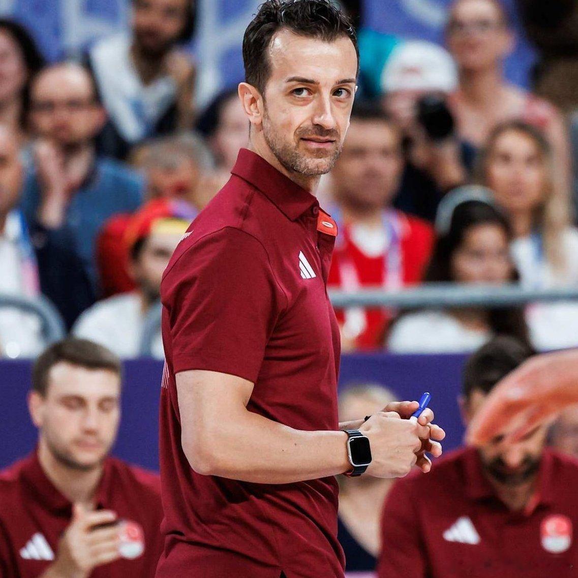 -有很多传言说你去土耳其是为了考察球员，或者与另一支球队签约。到底发生了什么？