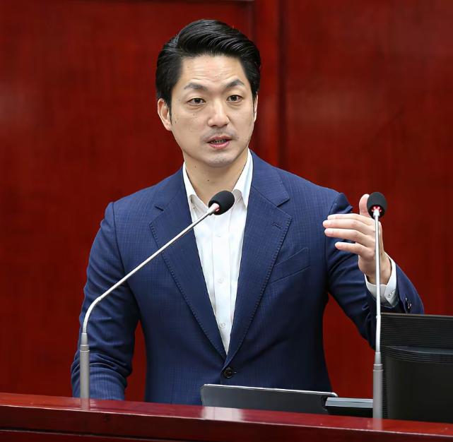 蒋万安这番话，直接把蔡康永风波推到了台面上！10月5日受访时，他明确喊话大陆，应