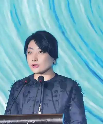 辟谣了！宗馥莉没有输！18亿冻结不是输了，只是流程。香港法院按下暂停