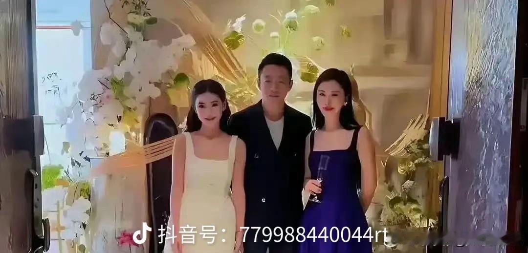 不懂就问：汪小菲和田朴珺相识，是因为当初大S的缘故吗？图一和图三不太明晰他们