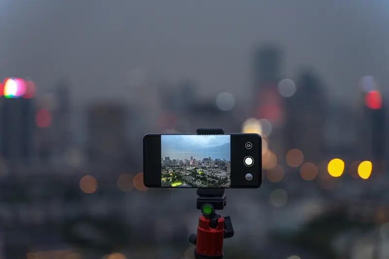 会不会放弃苹果用国产手机，得看个人需求。我身边就有朋友，之前一直用苹果，后来换成