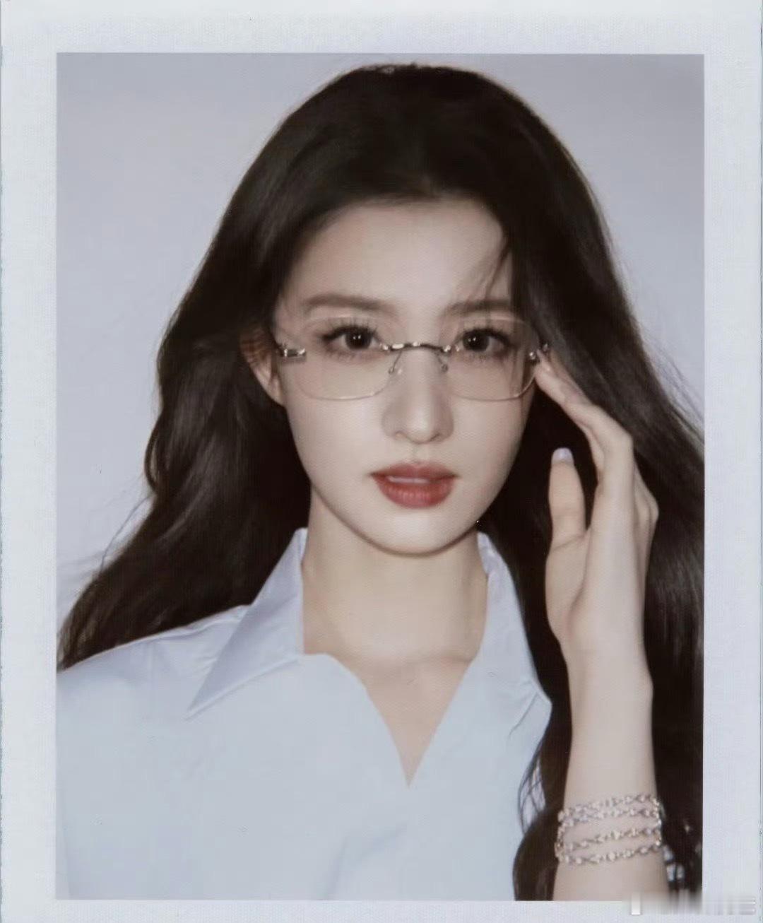 女明星撕拉片汇总，王楚然、孟子义、鞠婧祎、卢昱晓、刘诗诗、虞书欣、白鹿、关晓彤