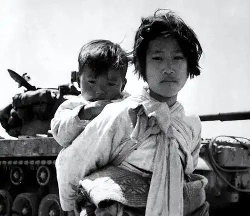 抗美援朝时为啥不让中国兵娶朝鲜姑娘禁令背后藏着战争给小国家留下的大难题195