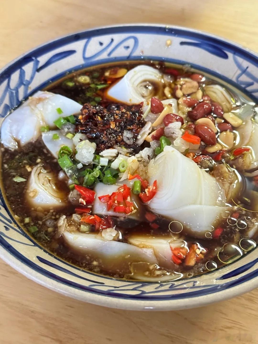 四川小县城攀枝花米易县来米易，别的不说，光吃就能让你乐不思蜀——铜火锅围炉涮起