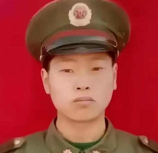 1995年，退伍老兵等不来安置，南下蹬三轮23年，47岁在镇政府散步，竟在公告栏