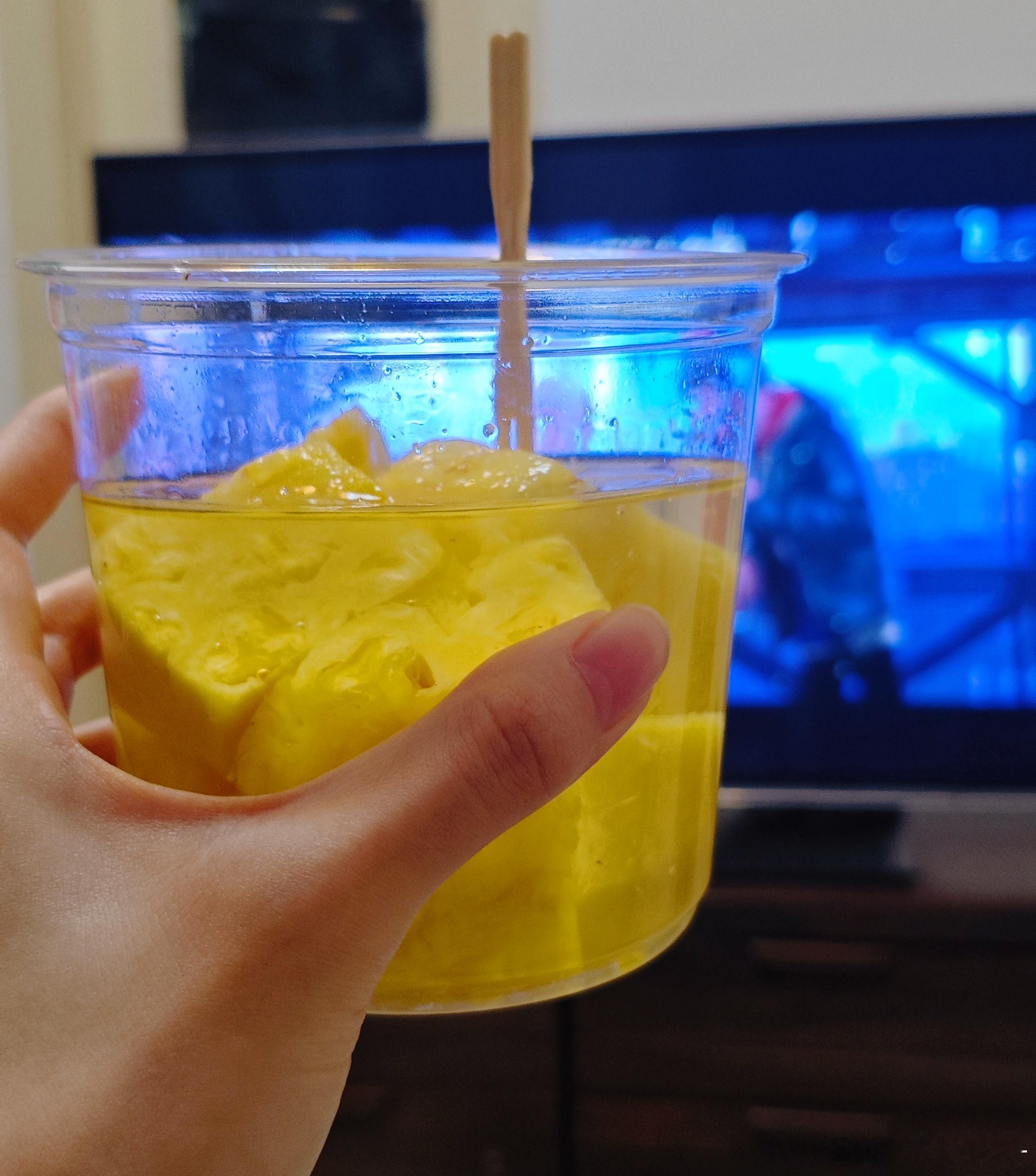 伏特加泡菠萝，太好吃了——！！！！