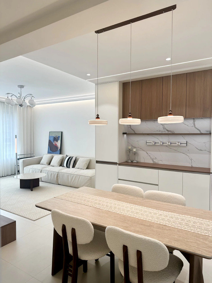 相对省钱又出效果的风格就是极简了…室内80平推荐给大家.