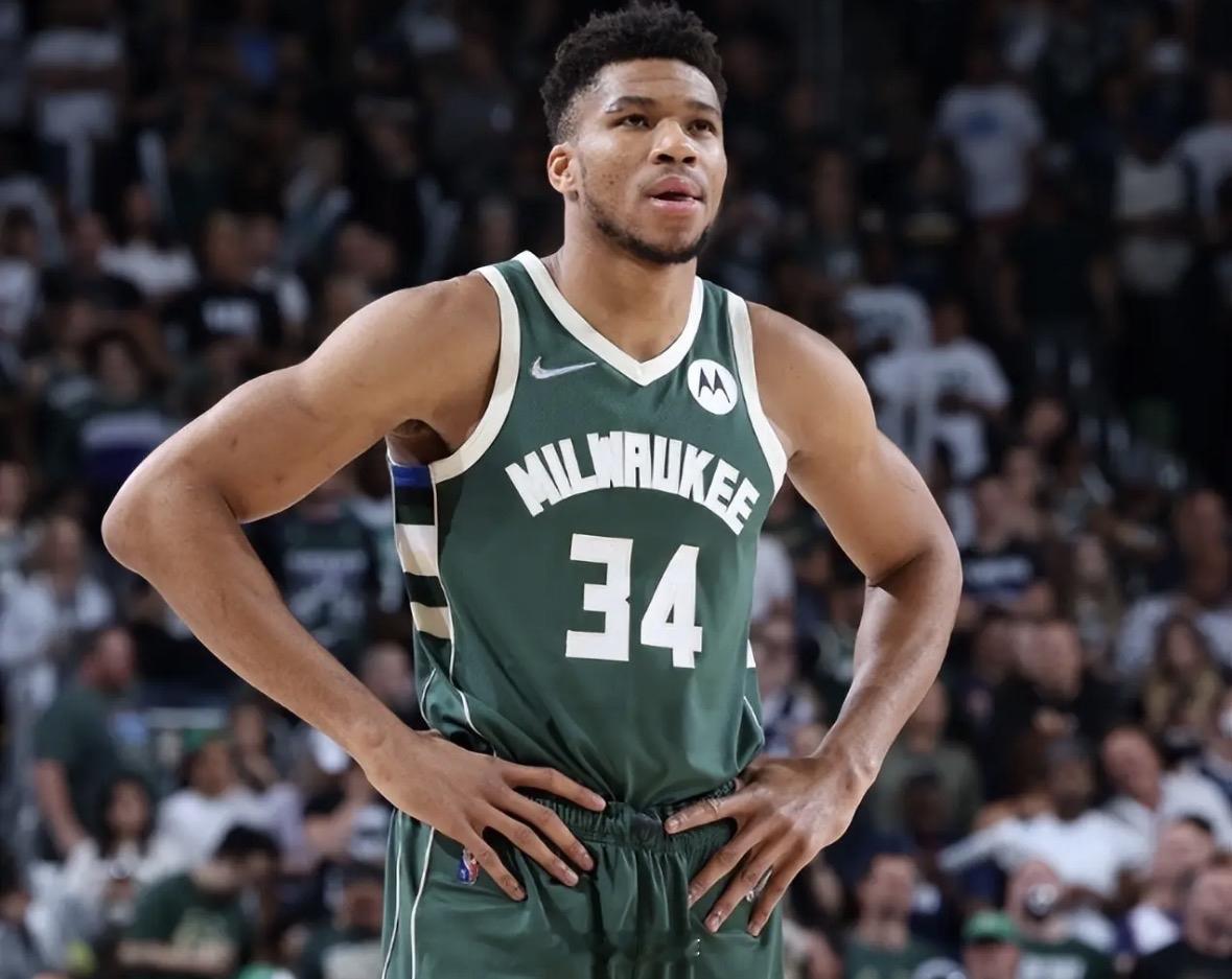 NBA字母哥估计现在瑟瑟发抖，因为ESPN开撕詹姆斯了！里面的每一条每一桩，字