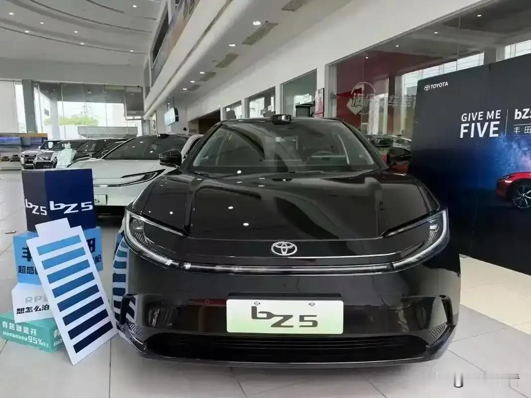 新能源政策加码！把“安全焊成铠甲”的丰田电车12万级闭眼入不亏呵。最近新能