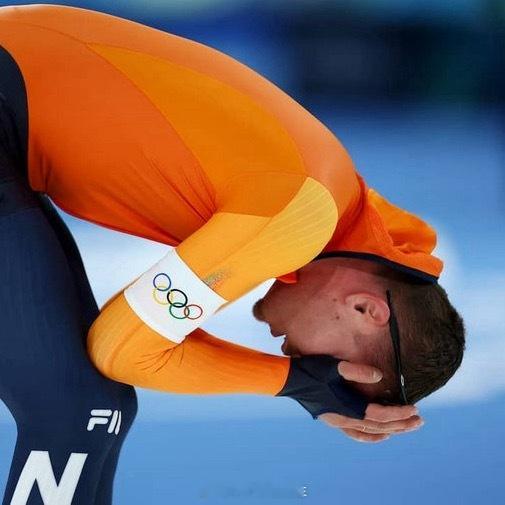 廉子文被取消成绩赛后廉子文回应称：出弯道感觉到他离我很接近的位置，我也在全力出