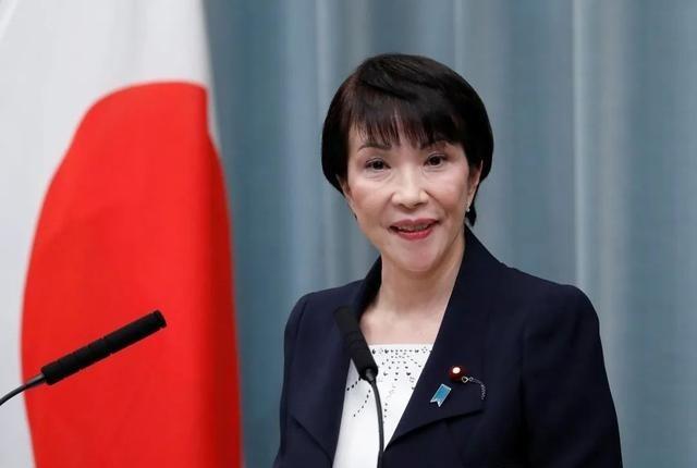 大家都很愤怒：“别再演了！当美国总统都要打电话警告日本“收敛点”的时候，高市早苗