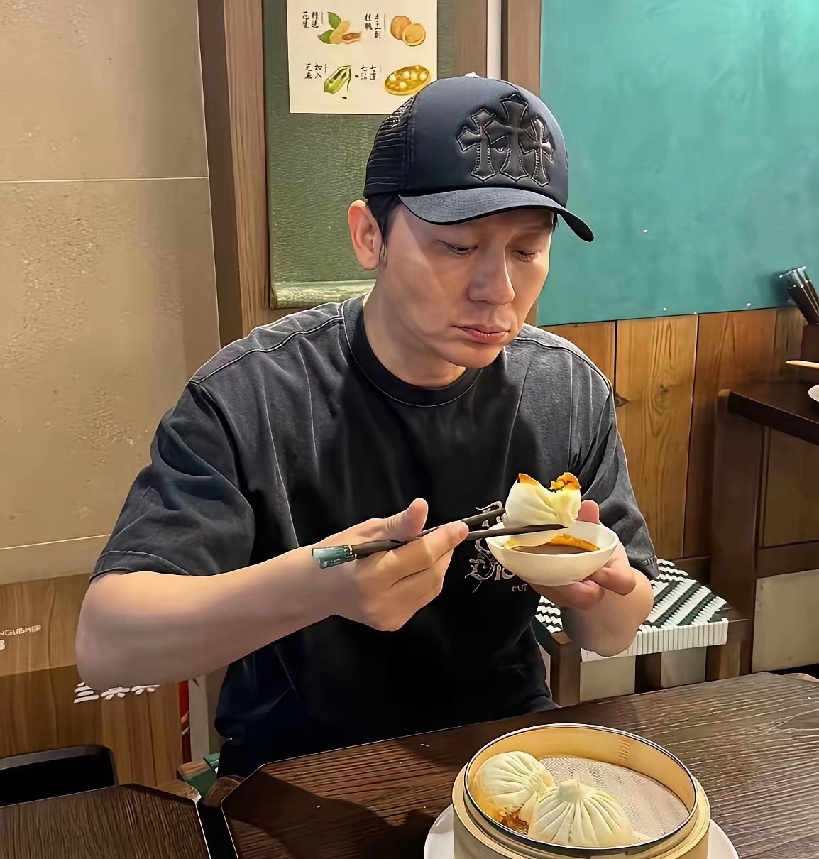 有钱人就是不一样，吃个包子都有单独的包间。