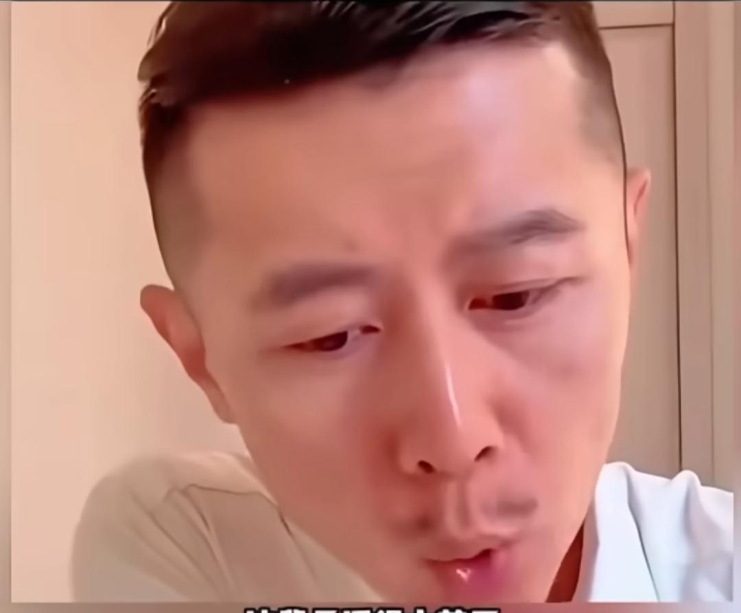 一患绝症的男子找大冰连麦，他还有一两年的生命。原本在成都和妻子孩子一起生活，但因