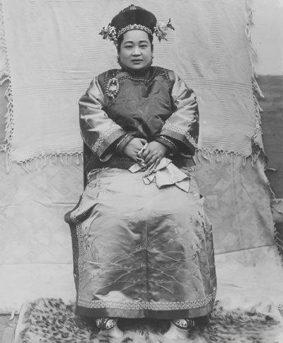 清代光绪年间，天津任家胡同有个沈老头，七十多岁了，以前是在长芦盐运司当小吏，这是
