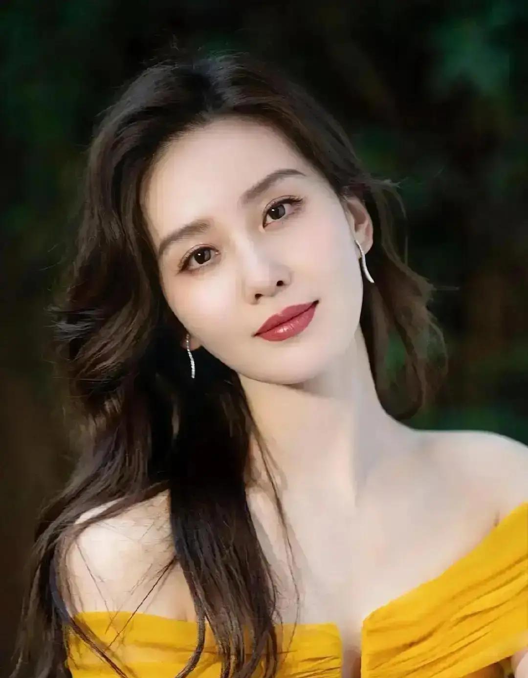 刘诗诗不拍戏，赚得更多了。你发现没，她去年只拍了一部戏。但她的公司稻草熊，净