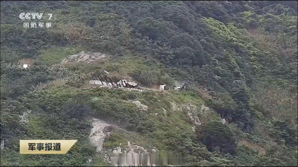 解放军东部战区陆军航空兵实弹演训打的是悍马靶，模拟目标非常明确，更贴近实战。伪台