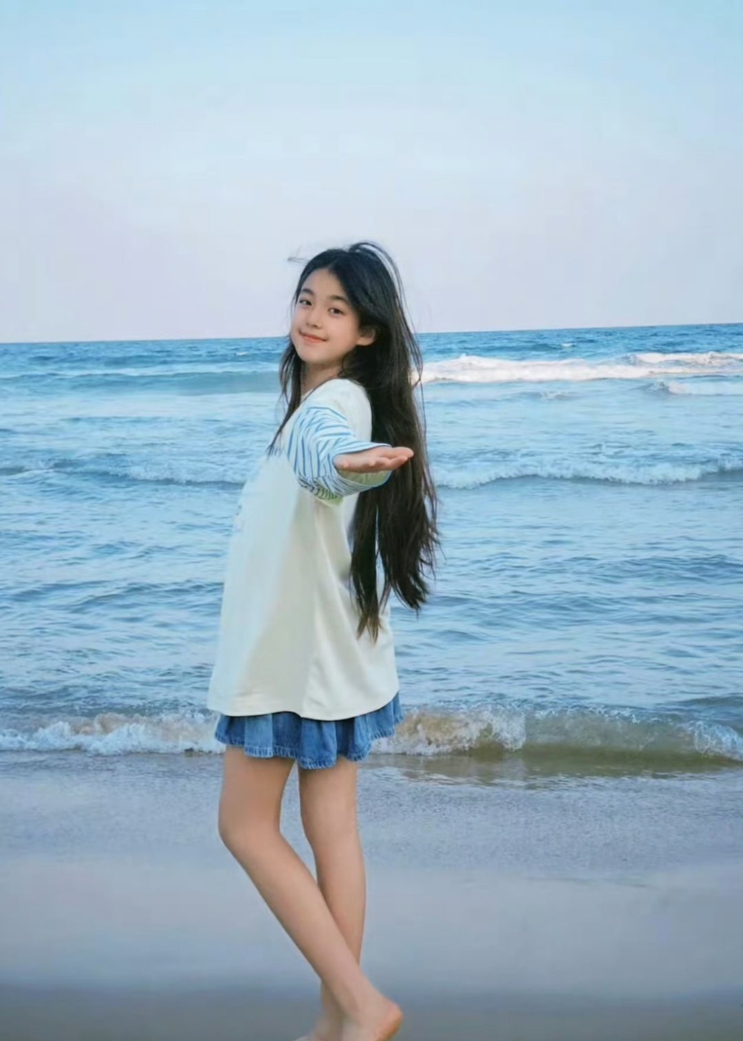 小泡芙颜值小萌娃长成清新阳光的大美女啦小泡芙一直很漂亮噢