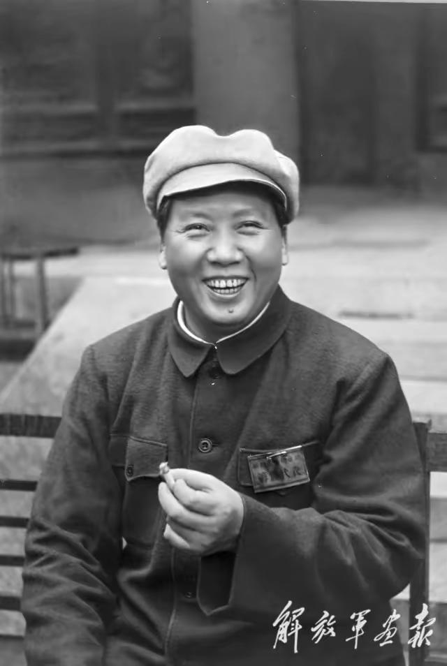 天涯老帖再度爆火：读懂《毛选》，才是普通人最高级的生存智慧天涯一则解读《毛