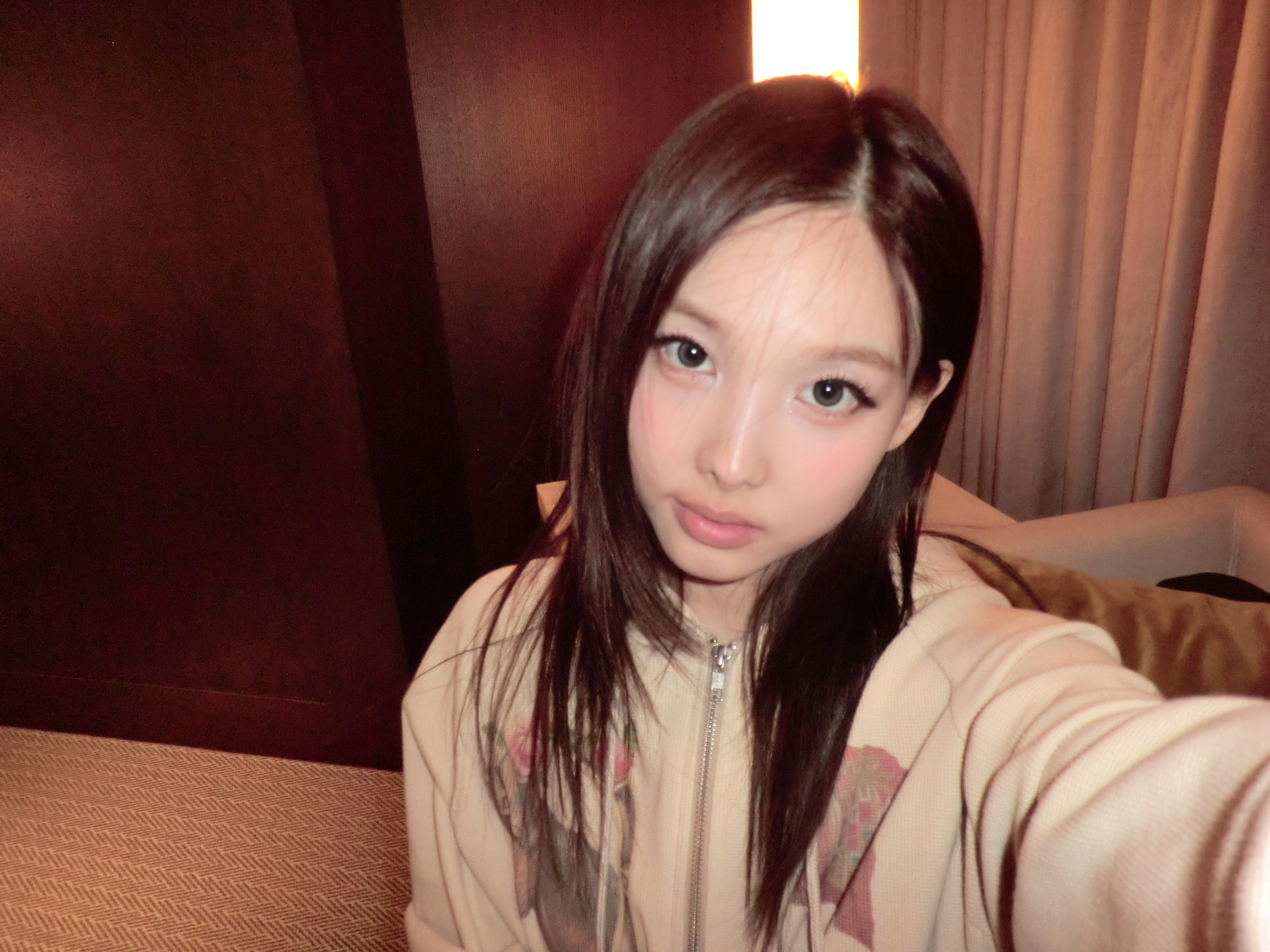 251008泡泡更新这个手和脸的反差我不行了​​​