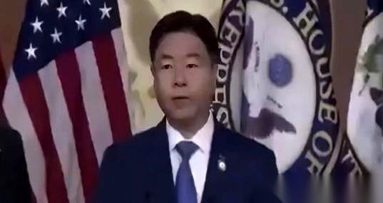 老头子连“入侵”格陵兰的方案都敢让军方去做。怼遍欧盟，嘲笑丹麦拿狗拉雪橇当国防