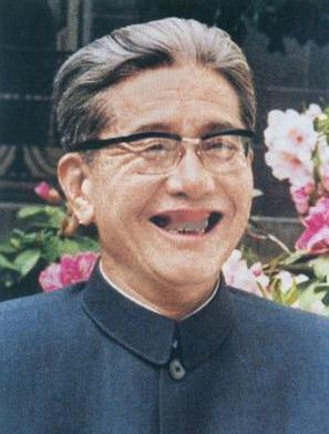 1985年乔冠华魂归故里遭到拒绝，落叶归根行不通，妻子章含之走投无路求助老友，老
