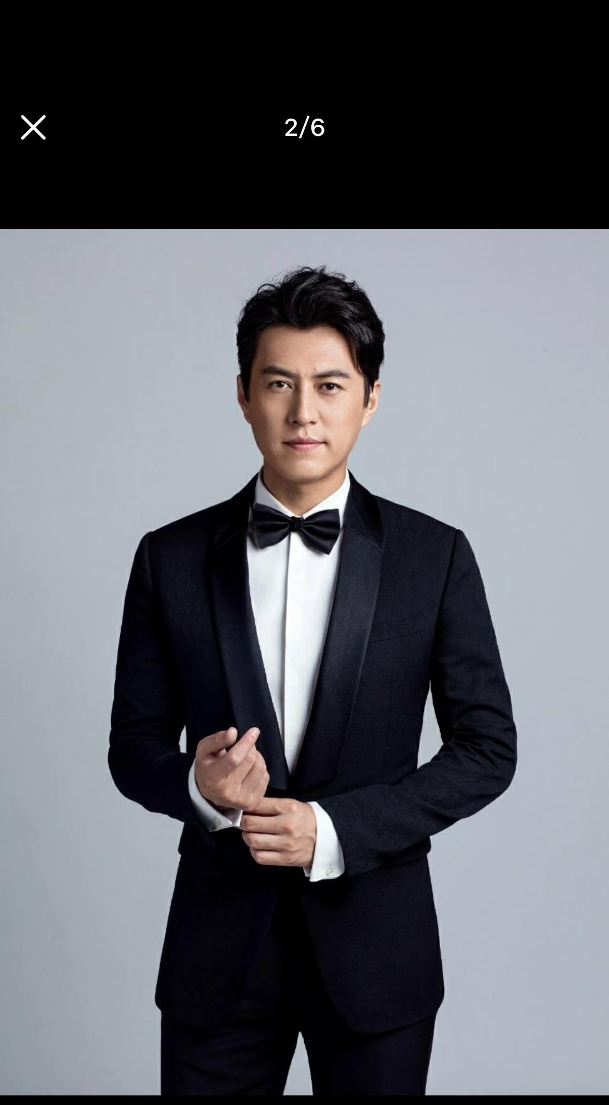 什么叫相由心生，以前不懂，现在一看靳东就彻底明白了。这几年他越活越舒展，脸上没