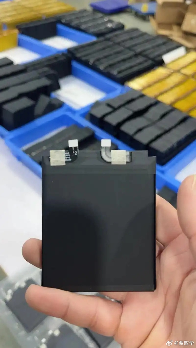 明年下半年，有些内置大容量电池的手机可能会出问题，常见的问题就是电量下降速度快，