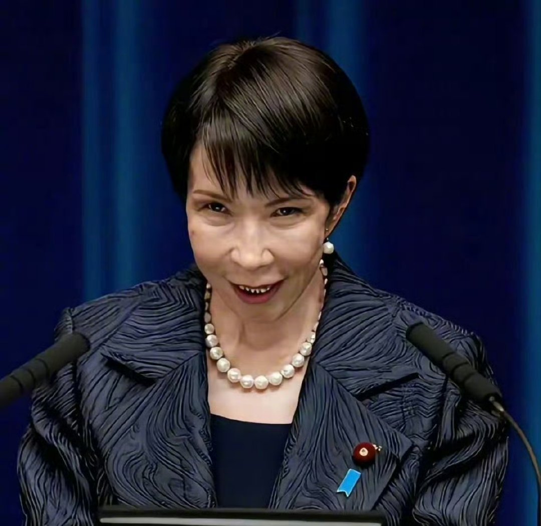 这人面相看着就歹毒，难怪一点人话不说