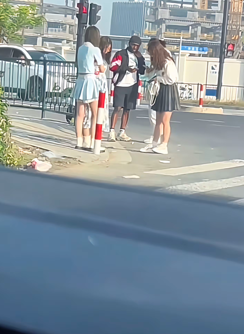 唉，这个世界到底怎么了？